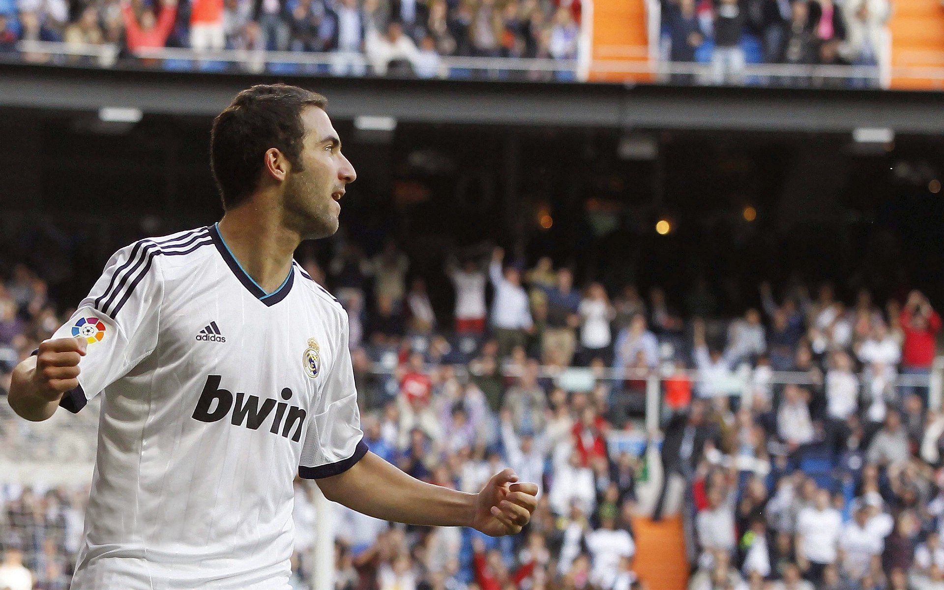 分区决赛战况：洛杉矶湖人防线稳固，广厦男篮进攻受阻，武磊成最佳